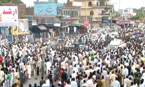 پاکستان عوامی تحریک کے کارکن جلسہ گاہ پہنچنا شروع ہوگئے