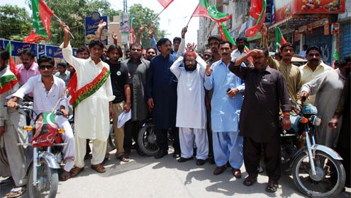 تحریک انصاف کا سکھر میں موٹر سائیکل قافلوں کا آغاز