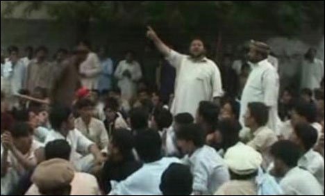 پاراچنار میں چھٹے روز بھی قبائلیوں کے دھرنے، تمام بازار بند