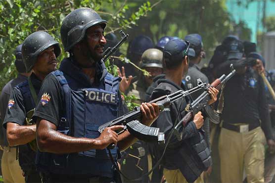 ماڈل ٹائون اور پنجاب اسمبلی کا کنٹینرز سے محاصرہ، تصادم سے تین اہلکار زخمی