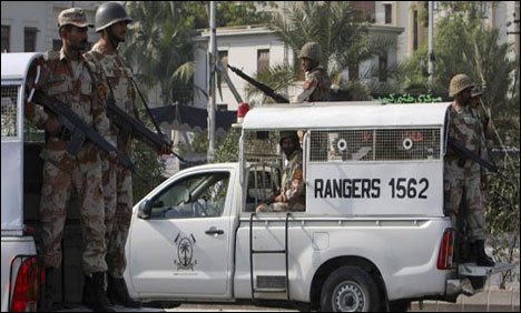 پی آئی بی کالونی میں چھاپہ مار کر ٹارگٹ کلر اور بھتاخور کو گرفتار کیا، ترجمان رینجرز