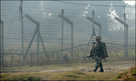 چارواہ سیکٹر پر بھارتی فوج کی فائرنگ، خاتون جاں بحق، 4 افراد زخمی