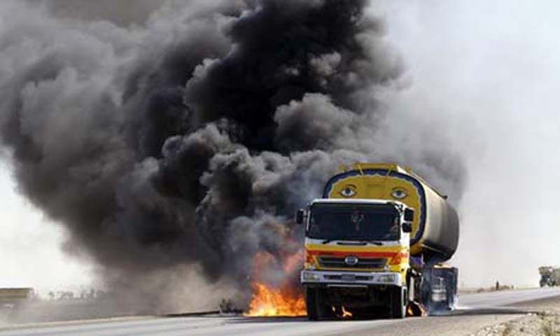 خیبر ایجنسی: نیٹو آئل ٹینکروں پر حملہ، دو افراد ہلاک