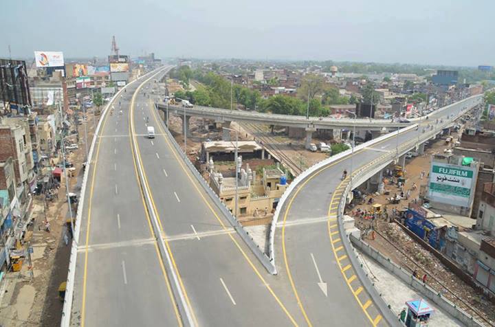 ٹرانسپورٹ بند ہونے سے مسافر خوار رکشہ والوں کی چاندی