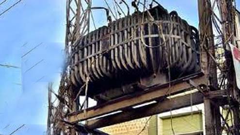 فیسکو ملازمین بن کر آنے والے چور 2  ٹرانسفارمر لے اڑے