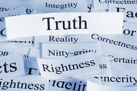 سچ سے خوف زدہ