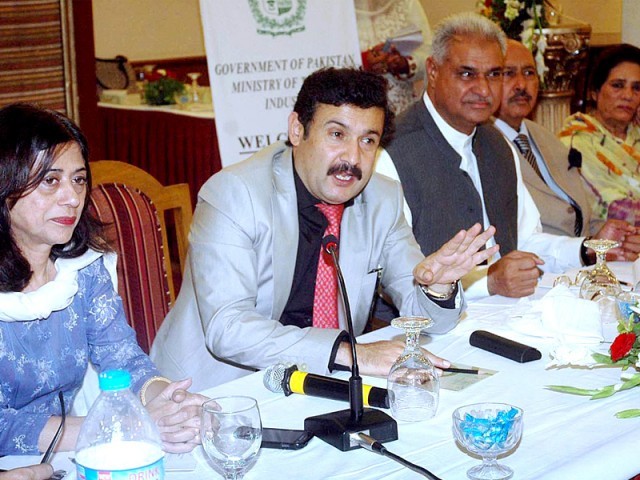 روایتی ٹیکسٹائل کی ترقی کیلیے منصوبہ بنالیا، عباس آفریدی