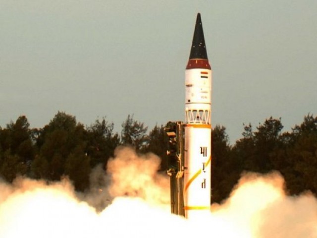 جنگی جنون میں مبتلا بھارت کا ایٹمی صلاحیت کے حامل میزائل اگنی 1 کا تجربہ