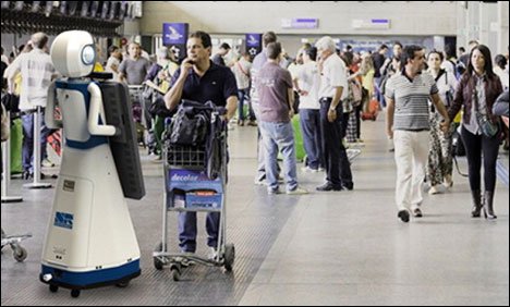 ماسکو ایئر پورٹ پر چیک اِن میں مدد فراہم کرنے والا روبوٹ