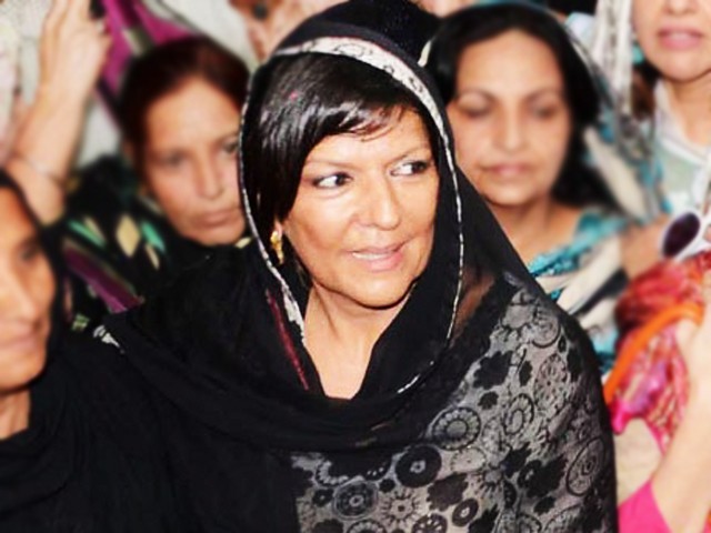 کپتان کو سہاروں کی ضرورت نہیں، علیمہ خان