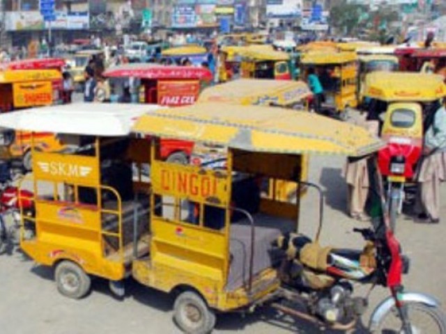 چنگ چی رکشا ریگولیٹ نہ کیے جاسکے، ٹریفک پولیس رکاوٹ بن گئی