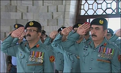 نئے ڈی جی رینجرز سندھ  میجر جنرل بلال اکبر کی مزارِ قائد پر حاضری