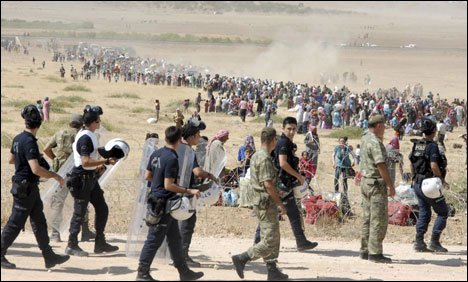 سوا لاکھ شامی کرد باشندے ترکی میں داخل