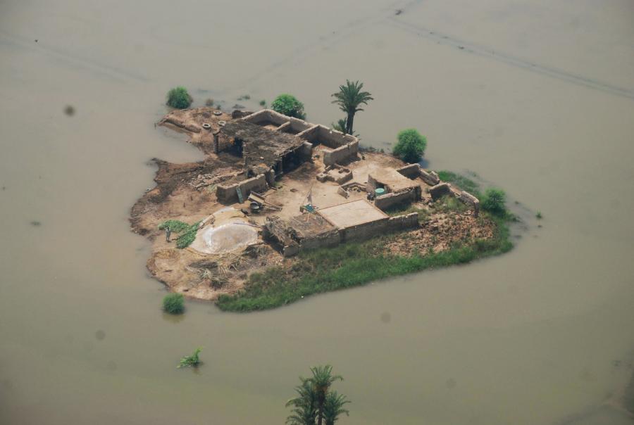 ’سیلاب جو ساری متاع بہا لے گیا‘