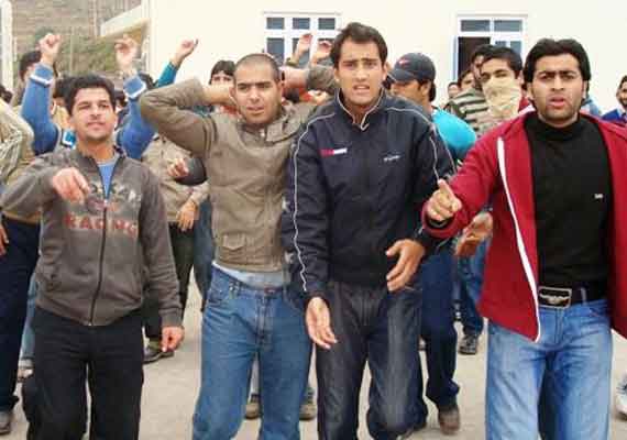 کشمیری طلبا کی مدد کی اپیل، ہندو قوم پرستوں کا ہنگامہ