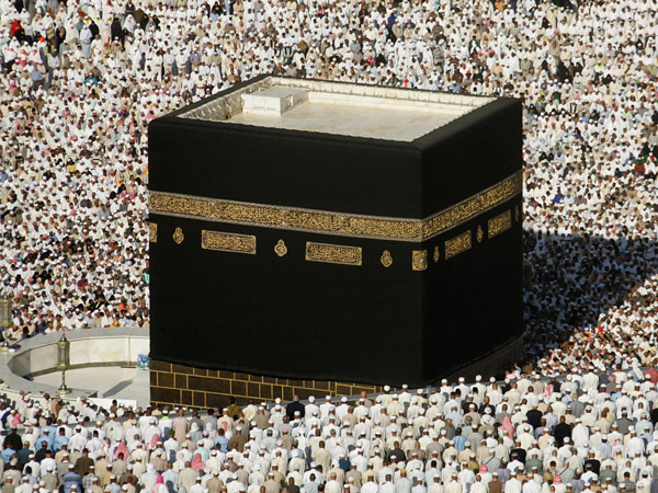 خانہ کعبہ کا نیا غلاف تیار کر لیا گیا جو 9 ذوالحج کو بیت اللہ کی زینت بنے گا