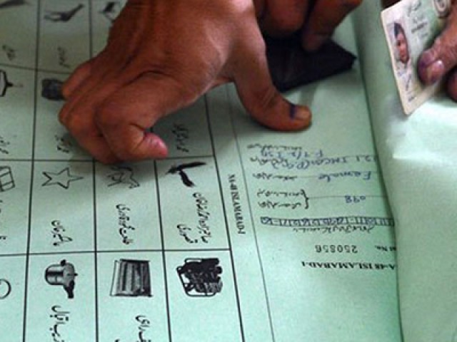 انگوٹھوں کے تصدیقی عمل میں10 سال لگ جائیں گے، نادرا