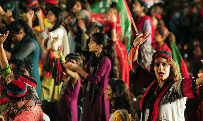 ’دھرنے منتقل کرنے کا فیصلہ سیاسی نہیں انتظامی تھا‘