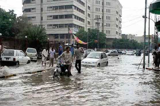 لاہور : بارشوں کے بعد شہر میں گندگی کے ڈھیر ، شہری مشکلات کا شکار