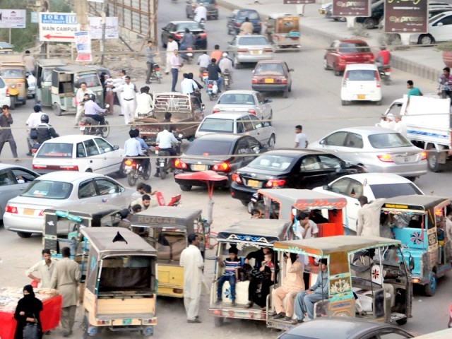 9 سیٹر رکشے شہریوں کیلیے وبال جان بن گئے