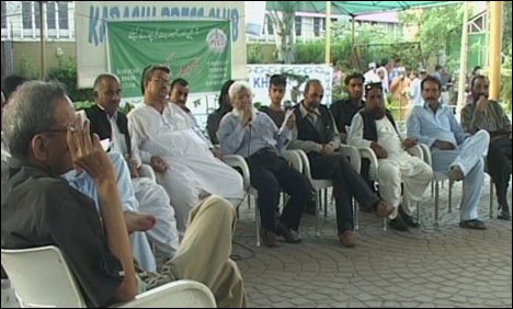 سینئر صحافیوں اور سیاسی رہ نماؤں کا جیو کی کیبل پر بحالی کا مطالبہ