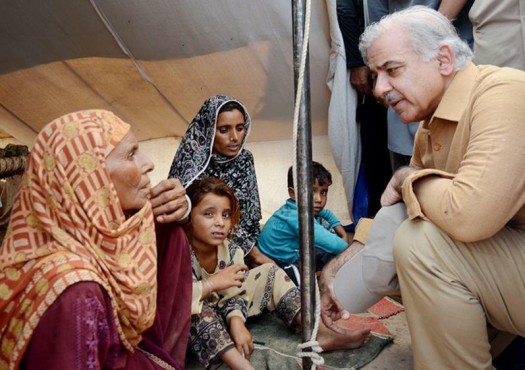 وزیر اعلیٰ پنجاب کا دورہ جھنگ، کسانوں کا مظاہرہ، ہنگامہ آرائی