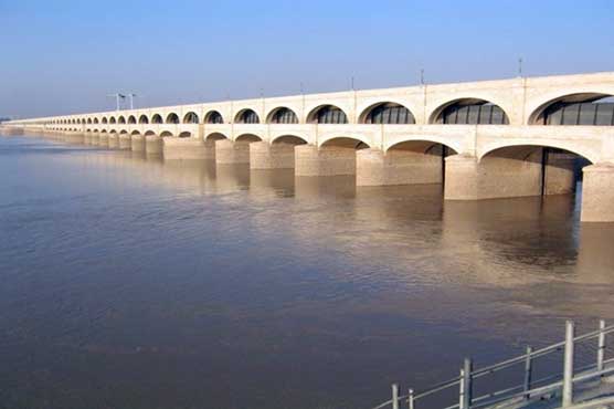 پنجاب کے دریائوں میں سیلاب کا زور ٹوٹ گیا ، سکھر بیراج میں پانی کی سطح میں اضافہ