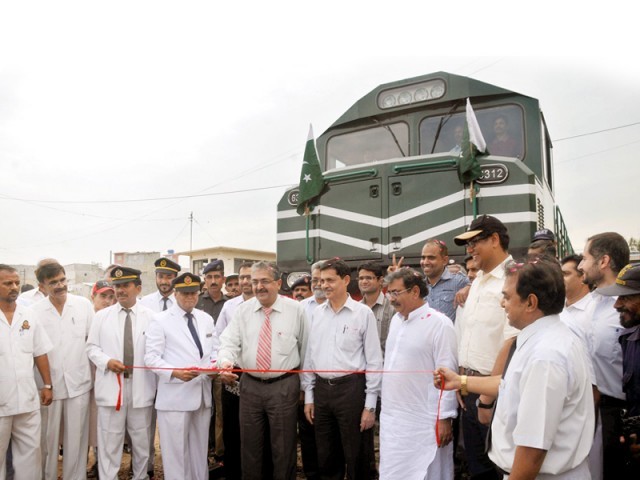 کراچی تا لاہور کارگو ٹرین سروس بحال، ریلوے کو روزانہ 60 لاکھ روپے کی آمدنی ہو گی