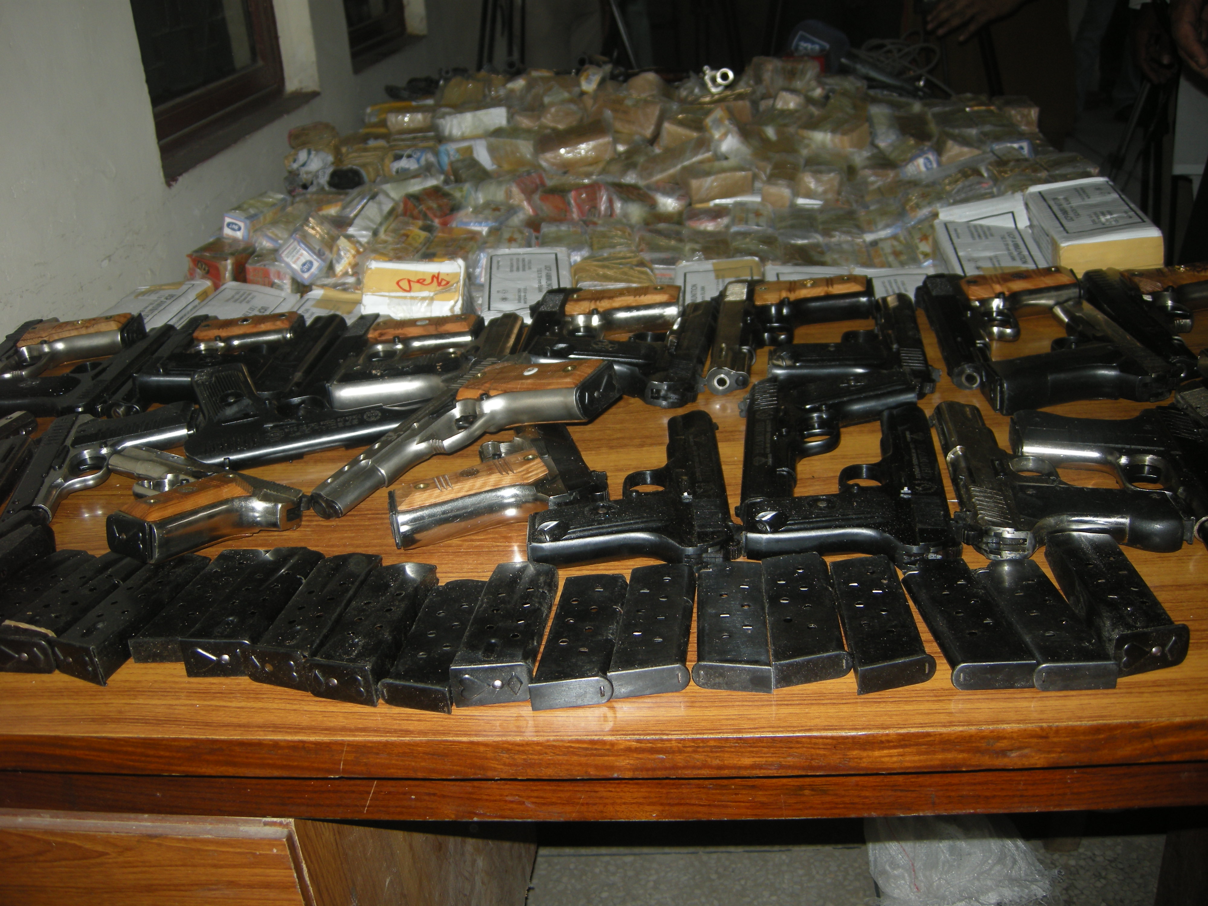 چھانگا مانگا: پولیس آپریشن، اسلحہ، منشیات برآمد، ملزمان گرفتار