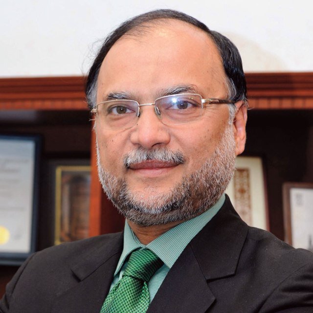 عمران کو پاک چین کو ریڈور مخالف قوتوں کی پشت پناہی حاصل ہے، احسن اقبال