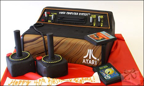 کلاسک ویڈیو گیم کی شکل میں بنایا گیا منفرد کیک