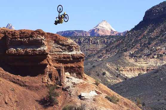 امریکہ میں ایکسٹریم فری رائیڈ کے خطرناک مقابلوں کا سلسلہ جاری