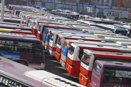 مسافروں کو انٹرسٹی بس مالکان سے 2 لاکھ روپے زائد کرایہ واپس دلوایا گیا