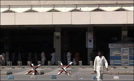 اسلام آباد ایئرپورٹ پر طیارے میں خرابی کی وجہ سے رن وے بند