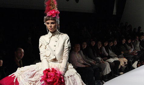 جاپان فیشن ویک، ماڈلز کا ریمپ پر واک