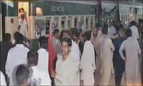 مختلف شہروں سے جیالوں کی کراچی آمد کا سلسلہ جاری