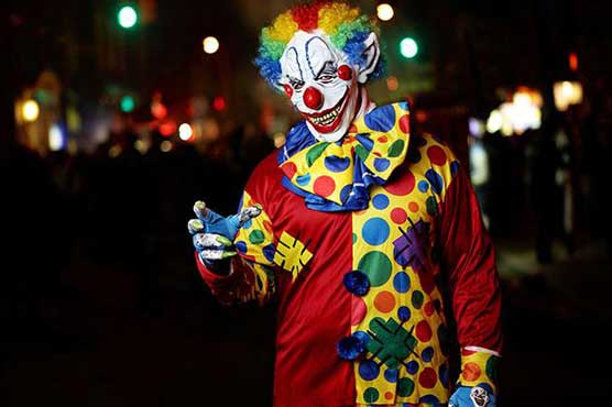 فرانس کے خوفناک مسخرے خوف و ہراس کا باعث بننے لگے