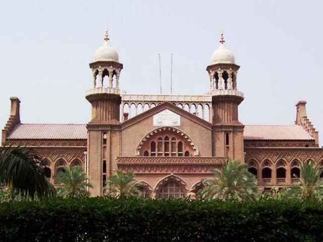 لاہور ہائیکورٹ کے 6 ایڈیشنل ججز کی مدت ملازمت میں توسیع