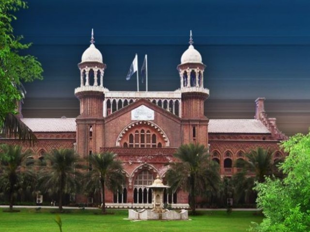 لاہور ہائیکورٹ کے چھ ایڈیشنل ججوں کی مدت ملازمت میں توسیع