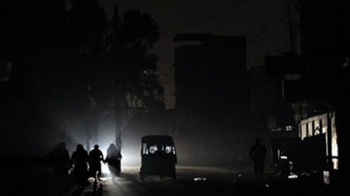 بجلی کا شارٹ فال 5300 میگاواٹ، 14 گھنٹے تک لوڈشیڈنگ