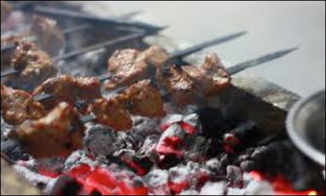 عید پر گوشت کھائیں مگر اعتدال کے ساتھ ، طبی ماہرین