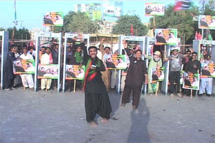 جیالوں کی بڑی تعداد مزار قائد کے احاطے میں داخل، مرکزی دروازے بند کر دئیے گئے