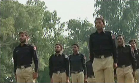 ملتان میں اسپیشل گارڈ اینڈ فیلڈ کرافٹ کورس کی پاسنگ آؤٹ تقریب