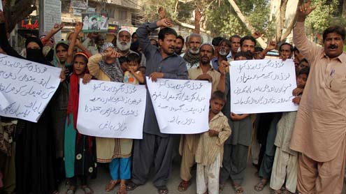 درگاہ مکی شاہ اصحابی پر منشیات فروشی کے خلاف احتجاج