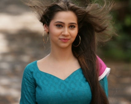 فلم ’’دیسی کٹے‘‘ میں ساشا آغا کا مشرقی انگ بالی ووڈ کو بھا گیا، منفرد کرداروں کی آفر