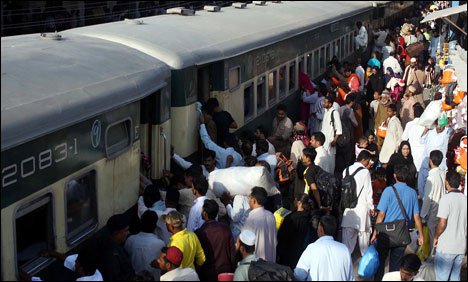 کوئٹہ: عید اسپیشل ٹرین 850 مسافروں کو لیکر راولپنڈی روانہ