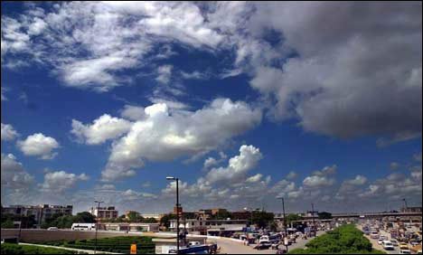 کراچی میں موسم  جزوی طور پر ابر آلود رہنے کا امکان