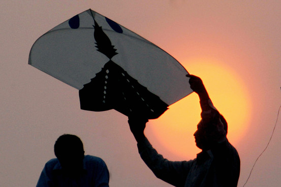 پتنگ بازی اور ون ویلنگ جاری، متعدد افراد زخمی