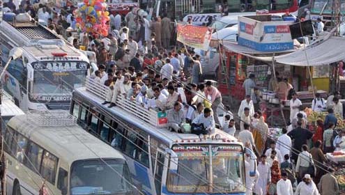 4 چھٹیاں: لاری اڈوں پر رش