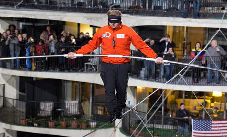 خطروں کے کھلاڑی نک ولینڈا کی کامیابی کا سفر جاری